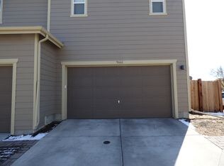 Building Photo - Modern & Convenient 3BR/3BA Home! AVAIL 07/15