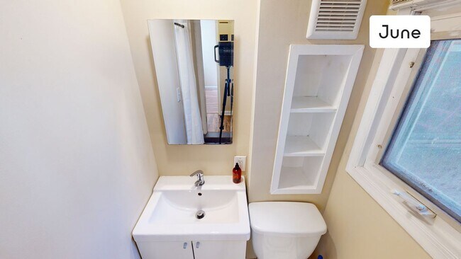 Building Photo - ROOM ONLY in 8-bed/3.5-bath Home