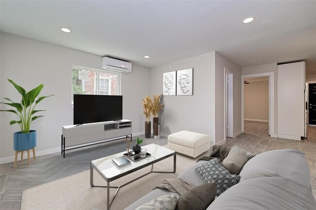 Building Photo - 1747 Wroxton Ct