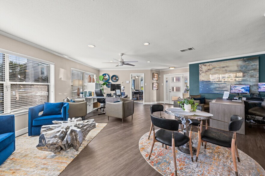 Primary Photo - Lakeside at Campeche