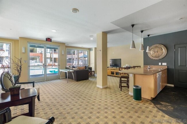 Building Photo - Beautiful One Bedroom Condo in the " Piazza Palermo." building! Pet considered!!