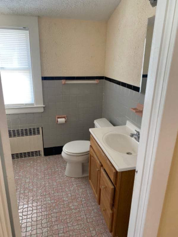 Building Photo - 18 Clearview Ave