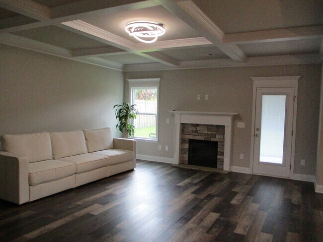 Building Photo - Beautiful Columbia County Home