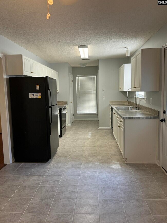 Building Photo - 143 Bradstone Rd