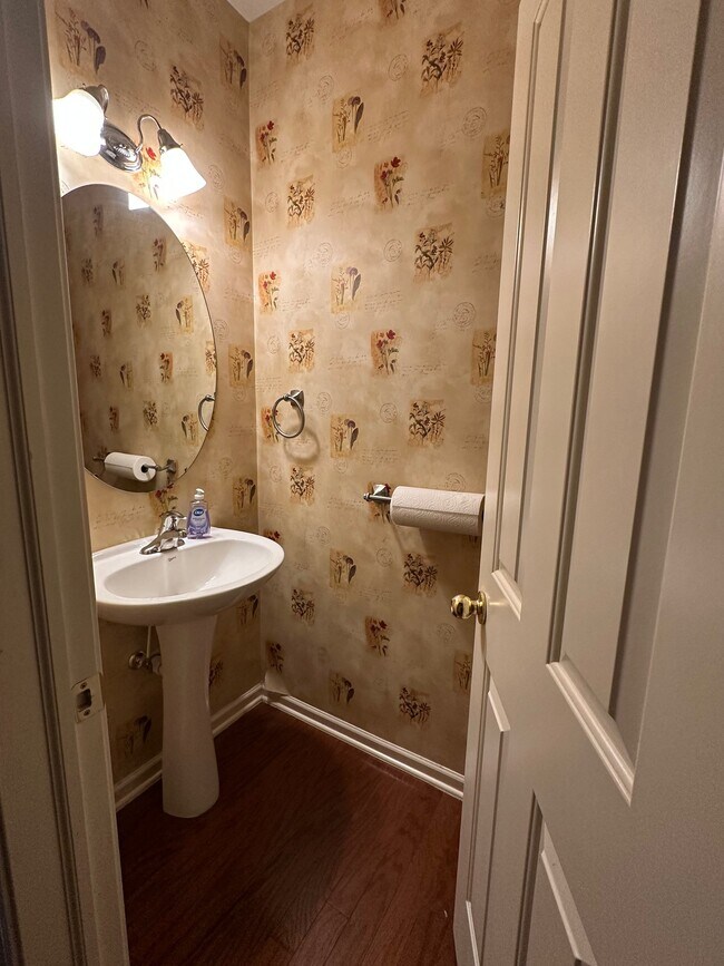 Building Photo - 47480 Pembroke Dr
