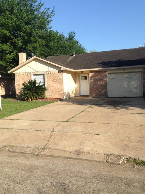 Building Photo - 927 Three Forks Dr