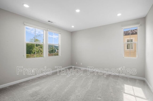 Building Photo - 10912 Jericho Way