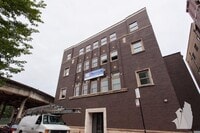 Building Photo - 932 W Dakin St