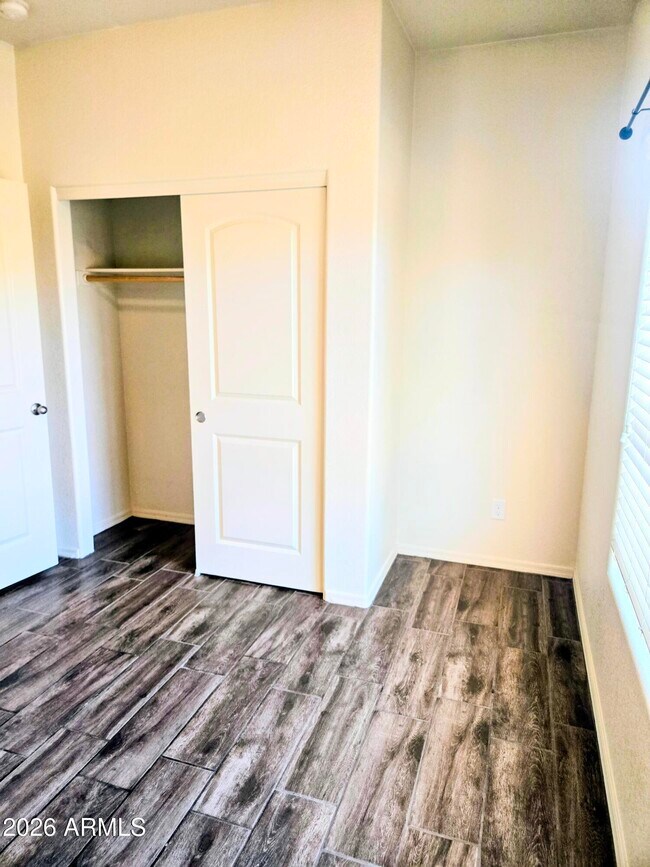 Building Photo - 1229 Questa Ct