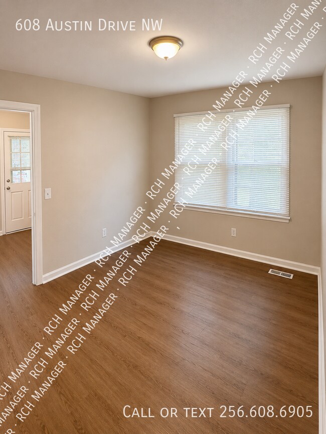 Building Photo - 608 Austin Dr NW