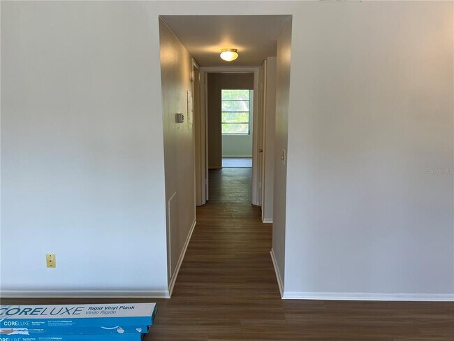 Building Photo - 2042 Australia Way W