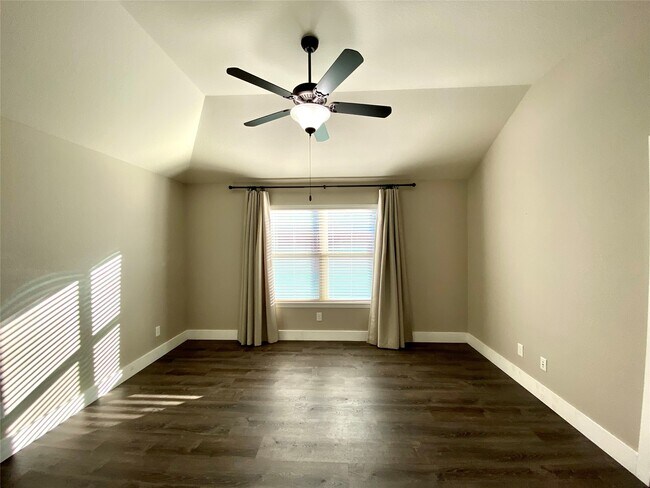 Building Photo - 8615 Sweet Pasture Dr