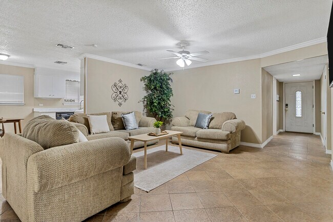 Primary Photo - 2931 Wacos Dr