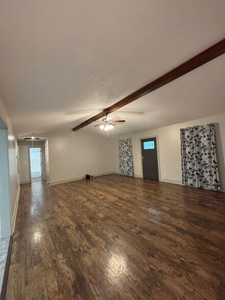 Building Photo - 113 Moss Ln