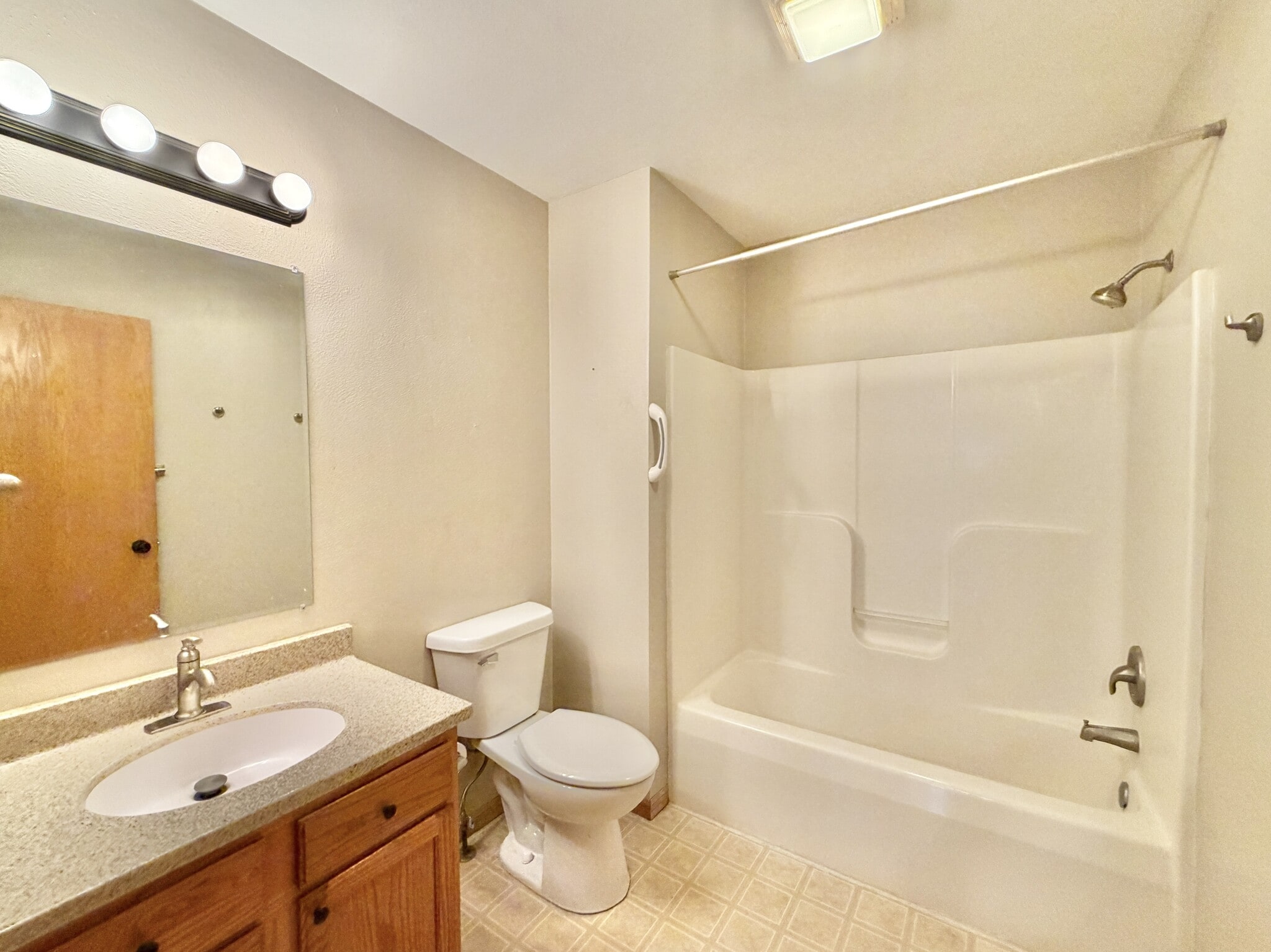 Building Photo - 2701-2703 N Wuthering Hills Dr