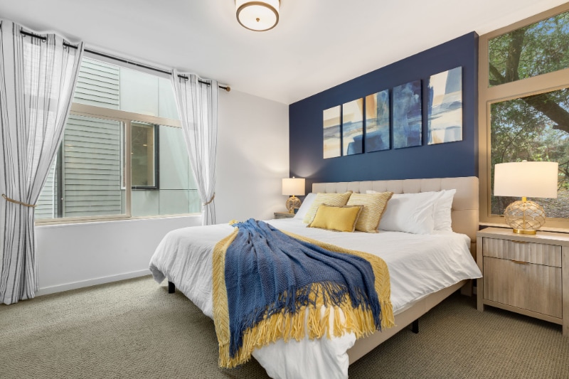 Building Photo - 921 10th Ave E