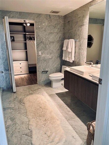 Building Photo - 801 S Miami Ave