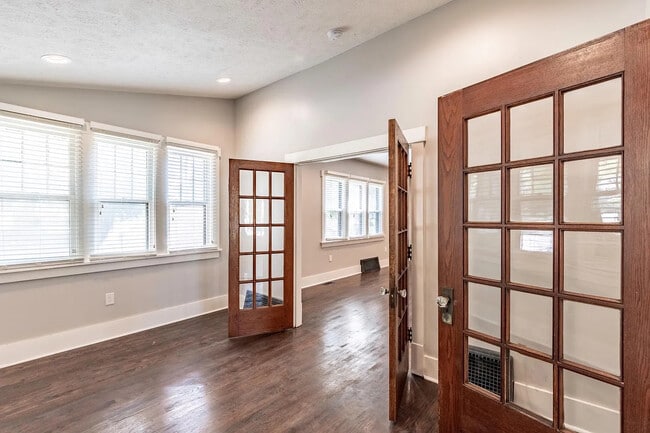 Building Photo - 304 N 43rd St