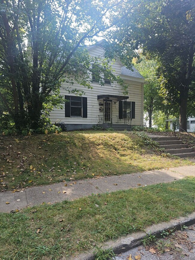 Primary Photo - 1603 W 10th St