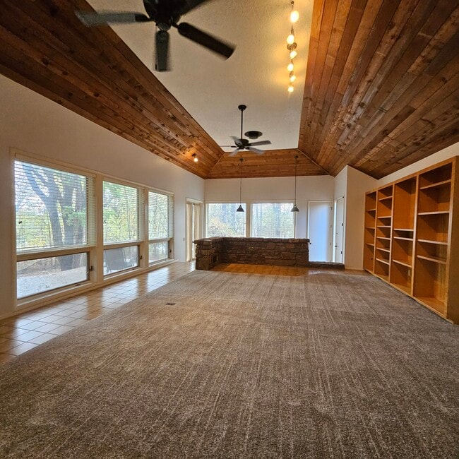 Building Photo - 81 Kincardine Dr