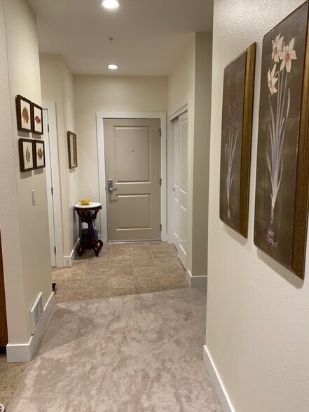 Building Photo - 6801 Greenwood Ave N