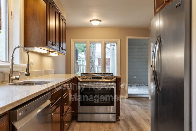 Building Photo - 4126 Lenox Dr