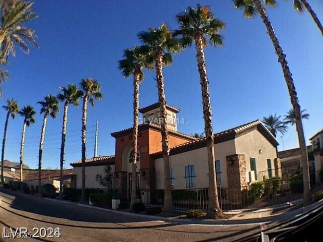 Building Photo - 1525 Spiced Wine Ave