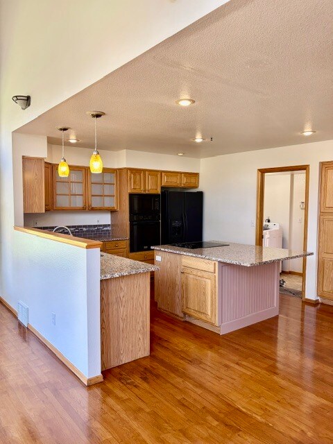 Building Photo - 1112 Meadow Oaks Dr
