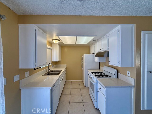 Building Photo - 901 N Dalton Ave