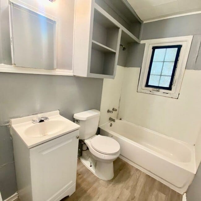 Building Photo - $0 First Month's Rent / $0 Deposit at Move-in