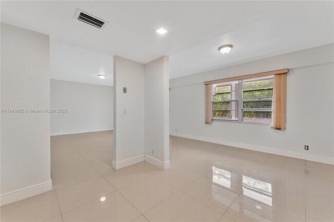 Building Photo - 100 SW 132nd Way