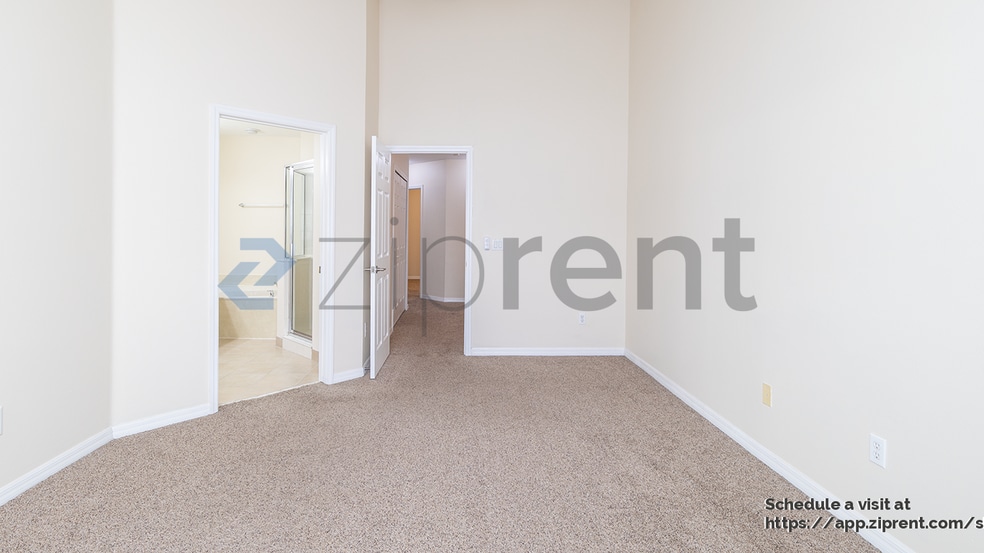 Building Photo - 10679 Regent Square Dr