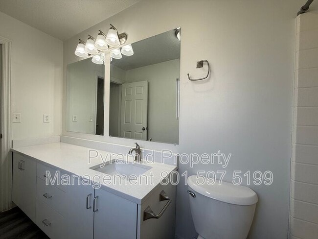 Building Photo - 3178 S 945 E