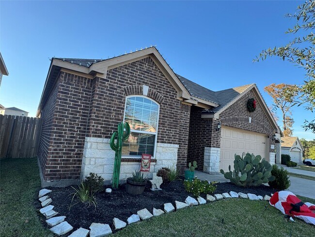 Building Photo - 21323 Echo Manor Dr