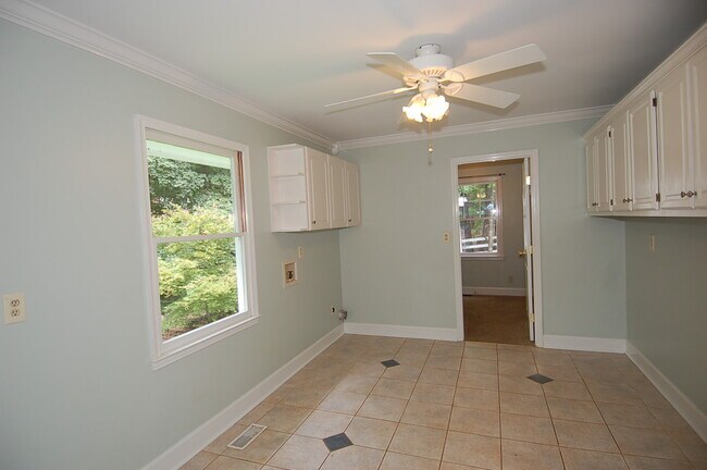 Building Photo - 3101 Janice Rd