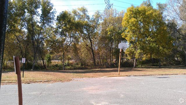 Basketball Court - Ponddale Apartments