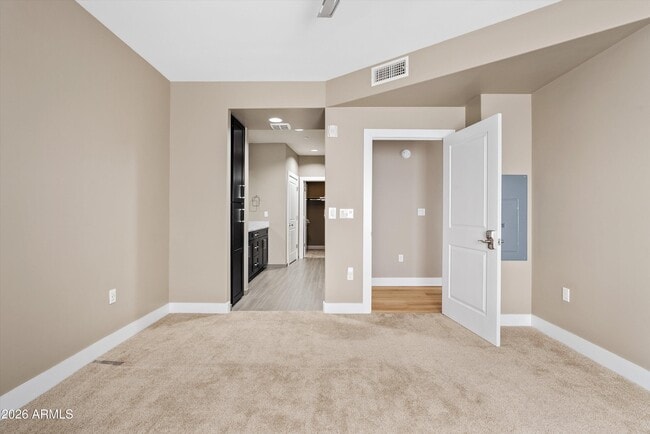 Building Photo - 4805 N Woodmere Fairway