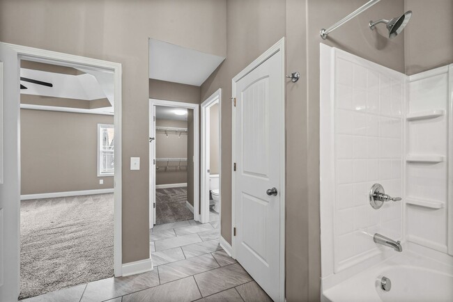 Building Photo - Pet Friendly Three Bedroom with Bonus!