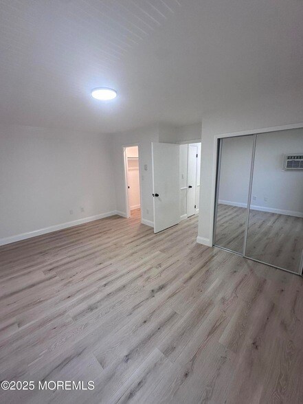 Building Photo - 32 Meadow Green Cir