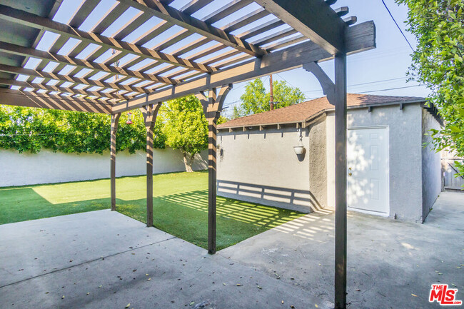 Building Photo - 5450 Bevis Ave