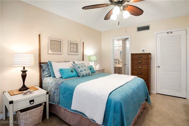 Building Photo - 3443 Gulf Shore Blvd N