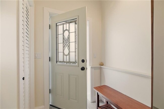 Building Photo - 98 Kay St