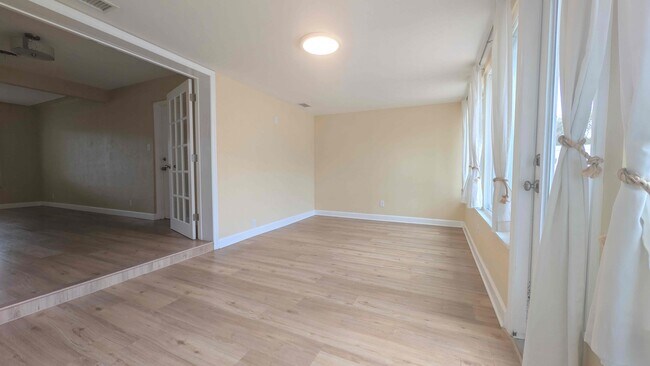 Building Photo - 4019 28th Ave N