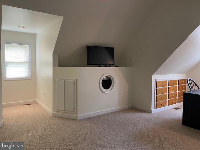 Building Photo - 1420 Riverside Dr