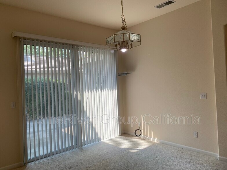 Building Photo - 2224 Bastona Dr