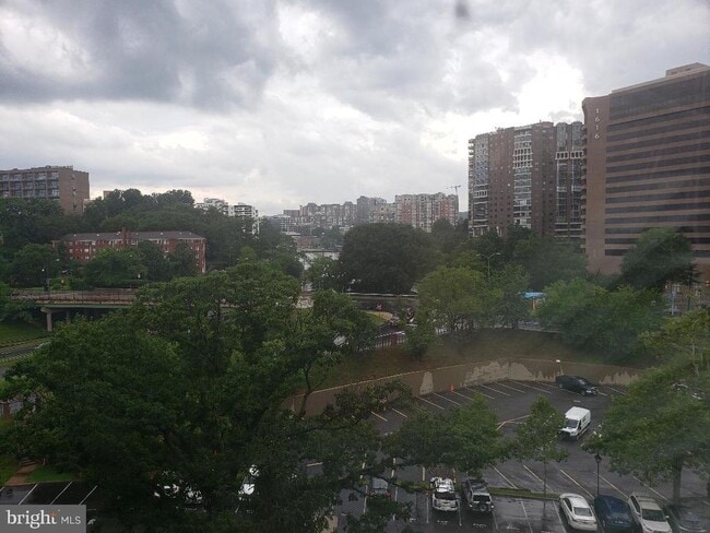 Building Photo - 1111 Arlington Blvd