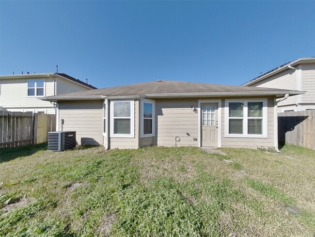 Building Photo - 15018 Mause Creek Dr