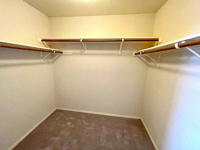 Building Photo - Lovely 3 Bedroom/2.5 Bathroom in Round Rock!