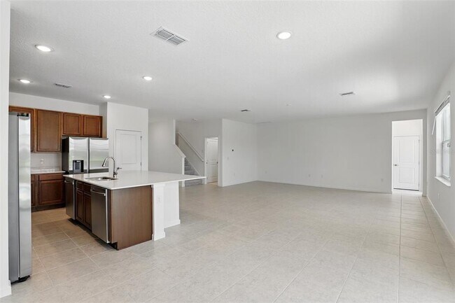 Building Photo - 251 Ballo Dr