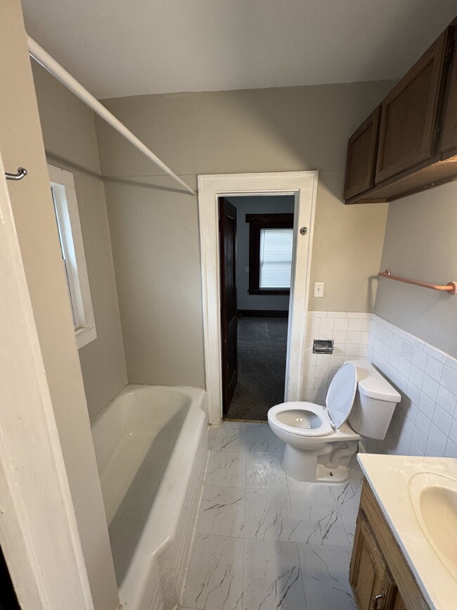 Building Photo - "Charming 2-Bedroom Haven in Wichita with ...